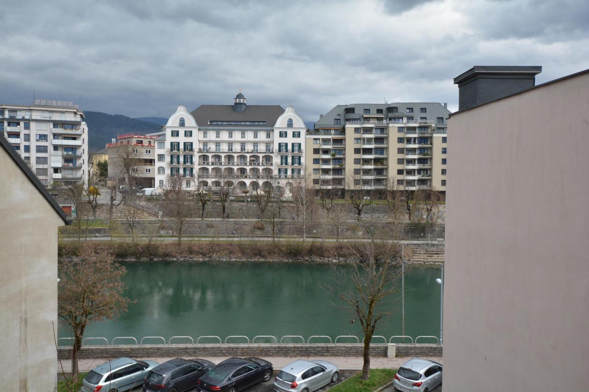 Stadthotel Das フィラハ エクステリア 写真